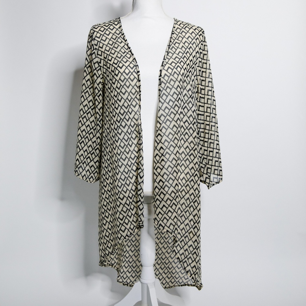 Candy Rose Black and White Geometric Cardigan